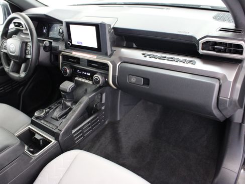 Used 2026 Toyota Tacoma SR5 AWD/4WD image 35