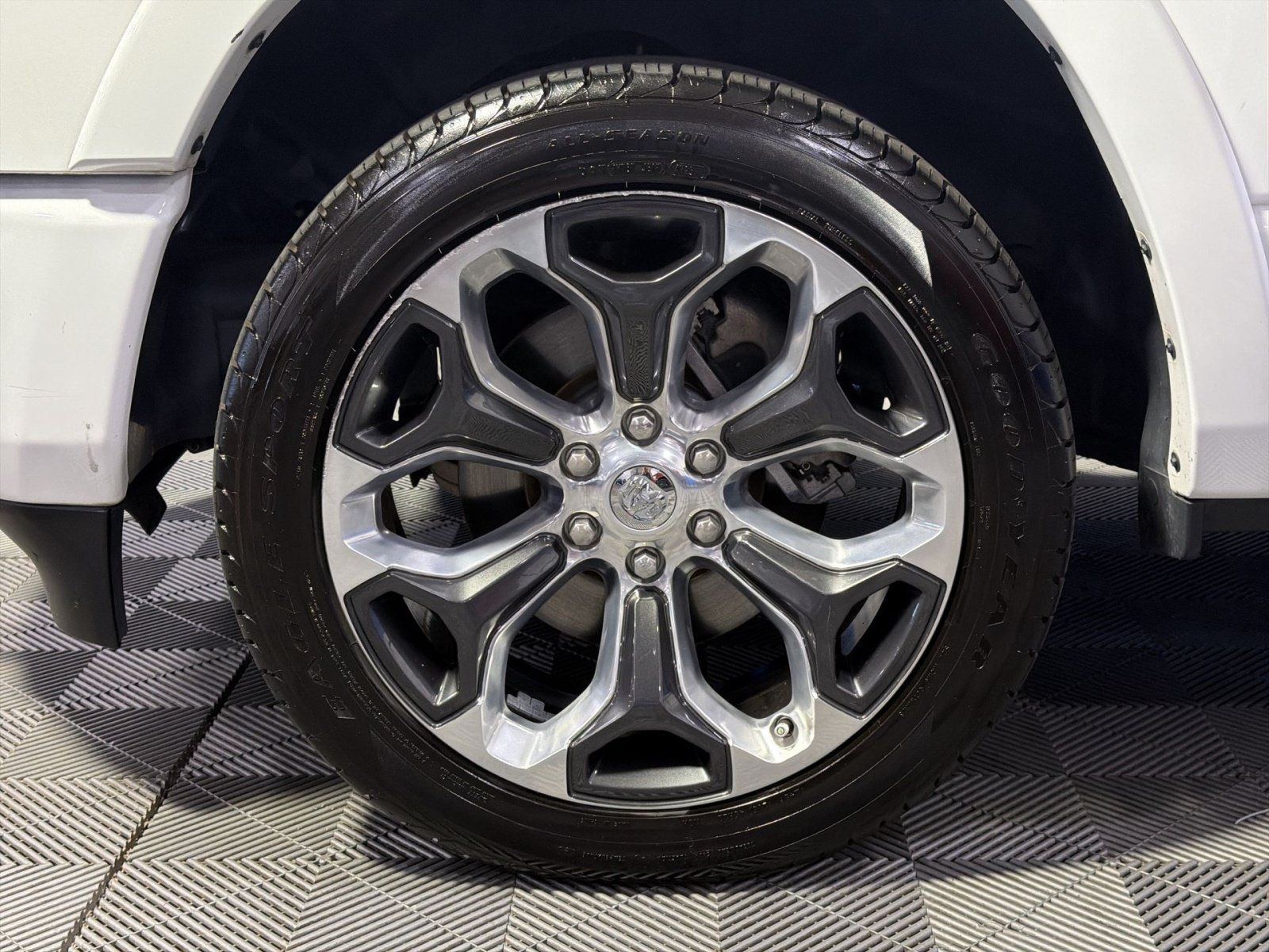 Used 2024 RAM 1500 Limited w/ Body Color Bumper Group AWD/4WD image 15