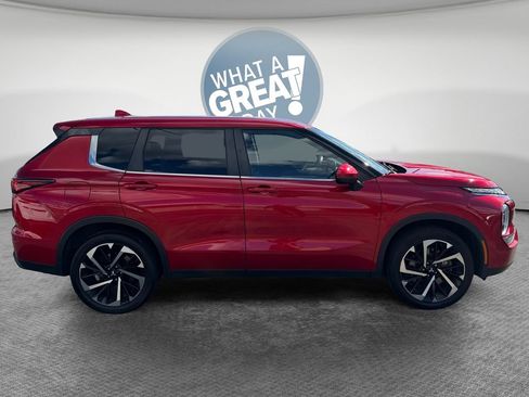 Used 2022 Mitsubishi Outlander ES AWD/4WD image 2