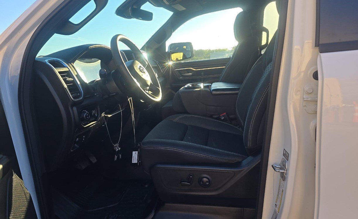 Used 2025 RAM 1500 Big Horn AWD/4WD image 7