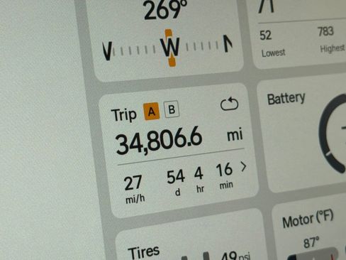 Used 2022 Rivian R1S Launch Edition image 35