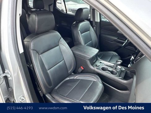 Used 2021 Chevrolet Traverse LT image 14