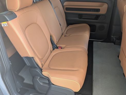 Used 2025 Volkswagen ID. Buzz 1st Edition RWD image 20