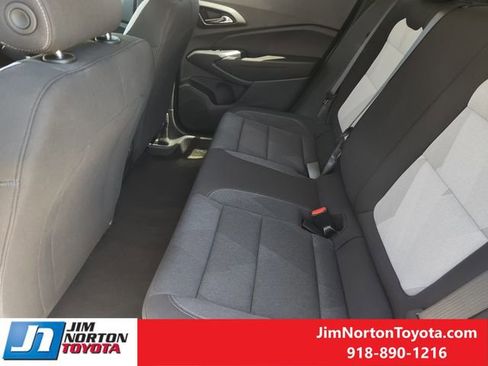 Used 2025 Chevrolet Trax LS FWD image 29