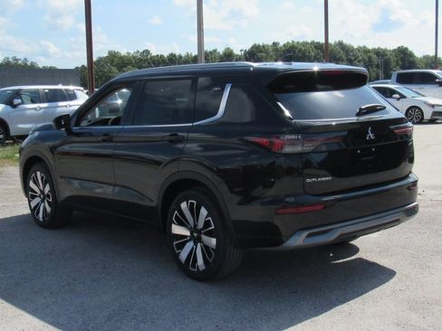 New 2025 Mitsubishi Outlander SEL image 5