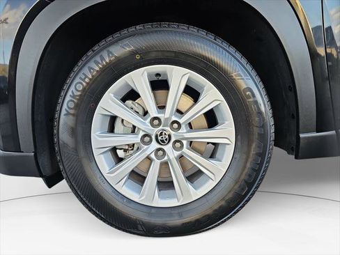Certified 2025 Toyota Grand Highlander AWD Hybrid image 23