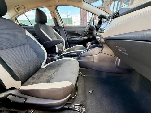 Used 2020 Nissan Versa SV image 30