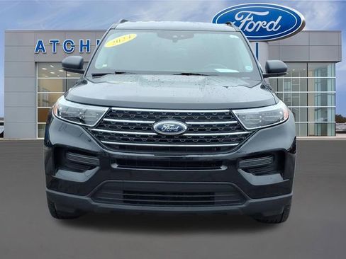Used 2024 Ford Explorer XLT image 3