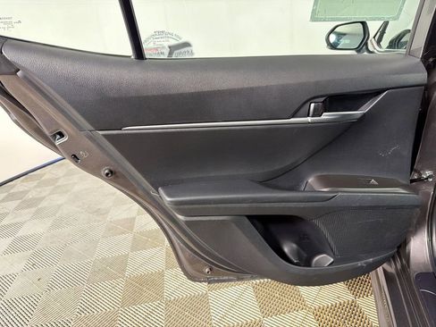 Used 2024 Toyota Camry SE image 21