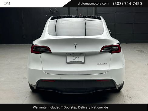 Used 2022 Tesla Model Y Performance image 5