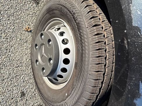 Used 2024 Mercedes-Benz Sprinter 3500 image 32