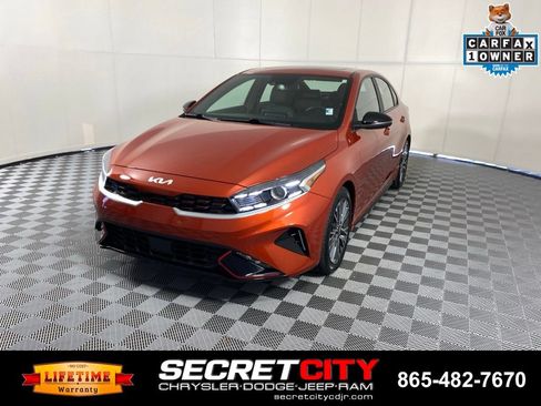 Used 2022 Kia Forte GT-Line w/ GT-Line Premium Package FWD image 3