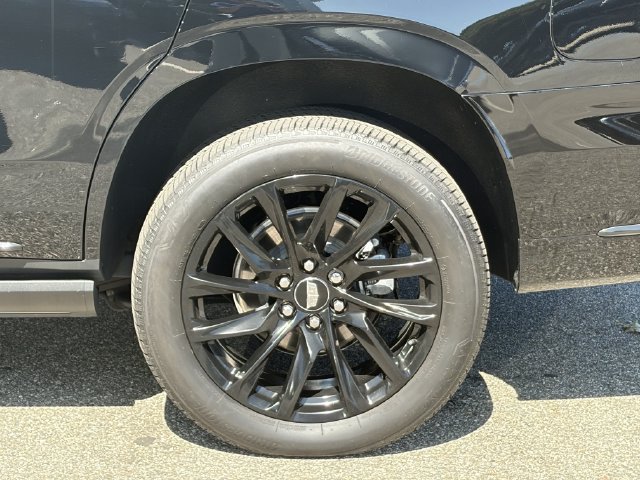 Used 2025 Cadillac Escalade Premium Luxury w/ LPO, Radiant Package AWD/4WD image 11