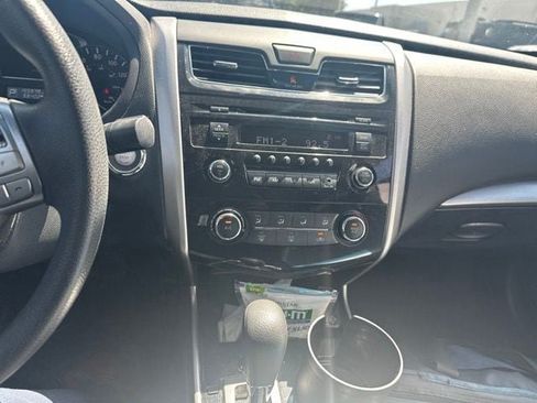 Used 2013 Nissan Altima 2.5 S FWD image 8