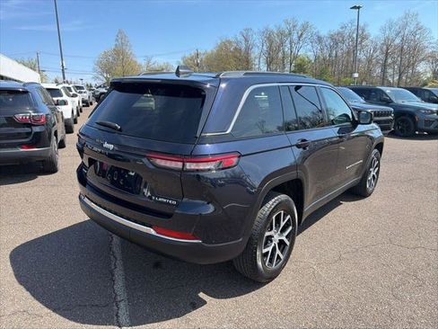 Certified 2024 Jeep Grand Cherokee Limited AWD/4WD image 3