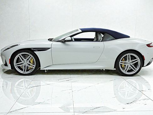 Used 2026 Aston Martin DB12 Convertible RWD image 27