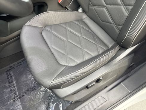 Used 2024 Volkswagen Atlas Cross Sport SE image 30