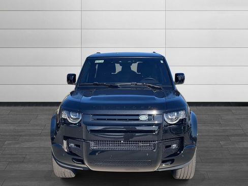 Used 2023 Land Rover Defender 90 X-Dynamic SE image 8