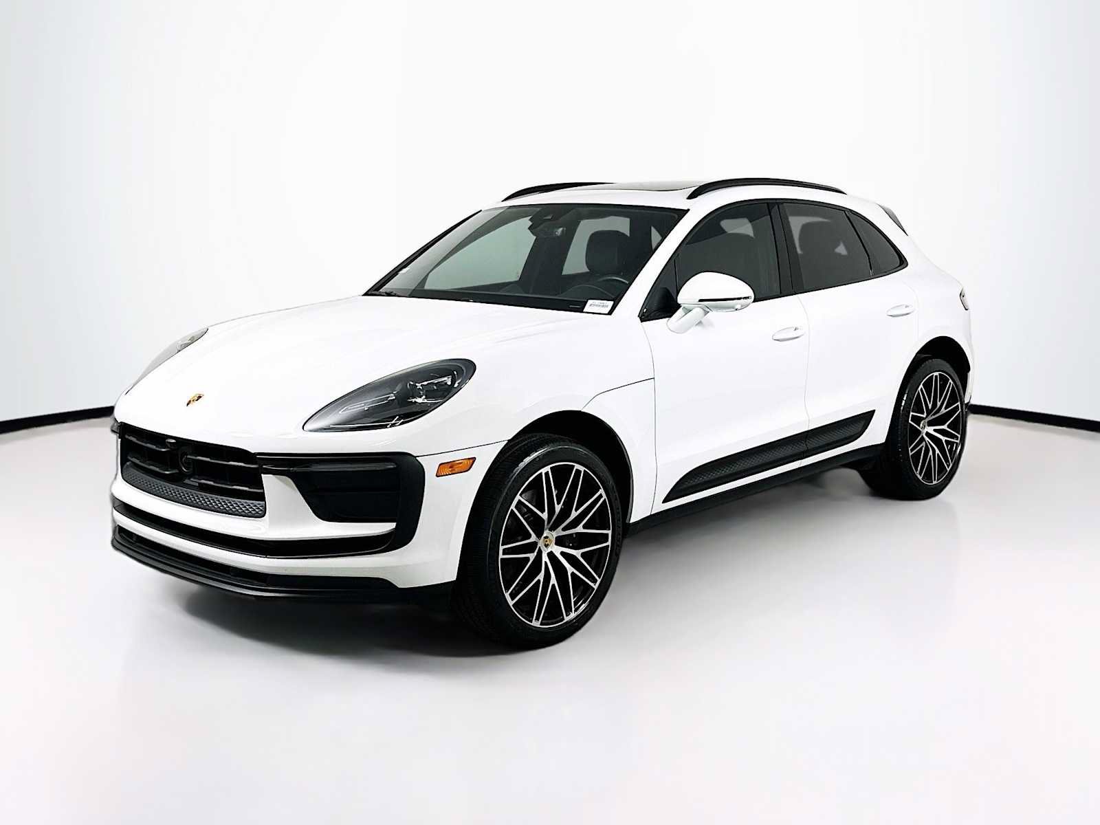 Certified 2026 Porsche Macan AWD/4WD image 1