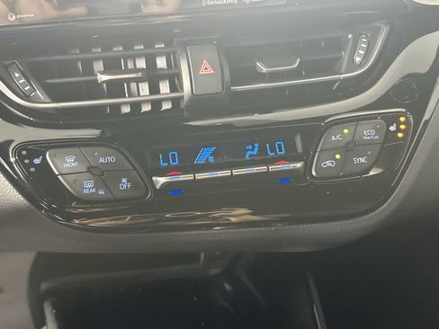 Used 2019 Toyota C-HR Limited FWD image 18