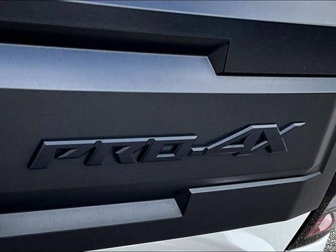 Used 2026 Nissan Frontier PRO-4X AWD/4WD image 25
