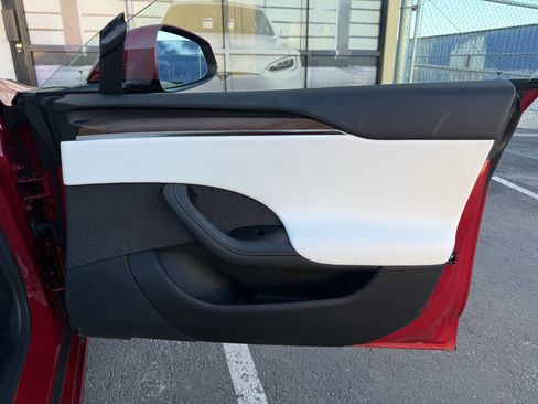 Used 2023 Tesla Model S image 22