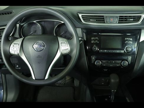 Used 2015 Nissan Rogue SV image 9