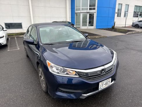 Used 2017 Honda Accord LX image 9