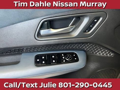 Used 2024 Nissan Ariya AWD image 22