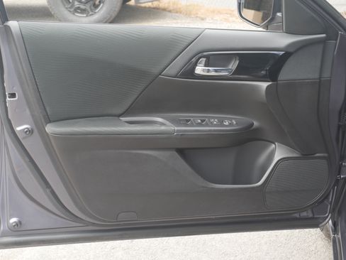 Used 2016 Honda Accord LX image 29