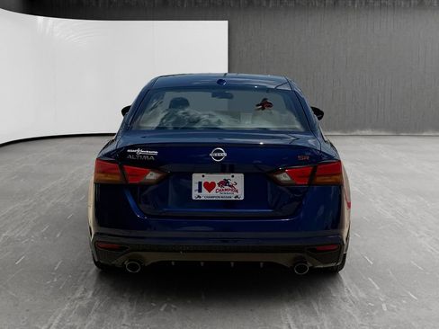 Used 2024 Nissan Altima 2.5 SR w/ SR Premium Package FWD image 4
