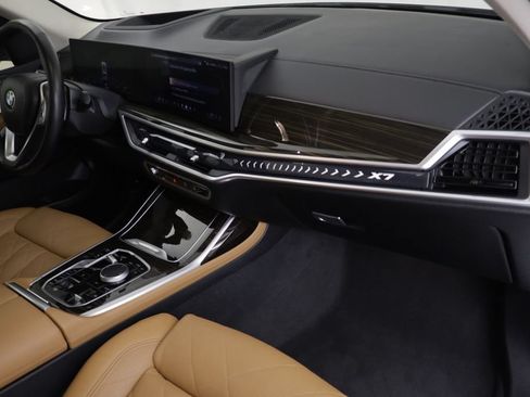 Used 2024 BMW X7 xDrive40i w/ Climate Comfort Package AWD/4WD image 19
