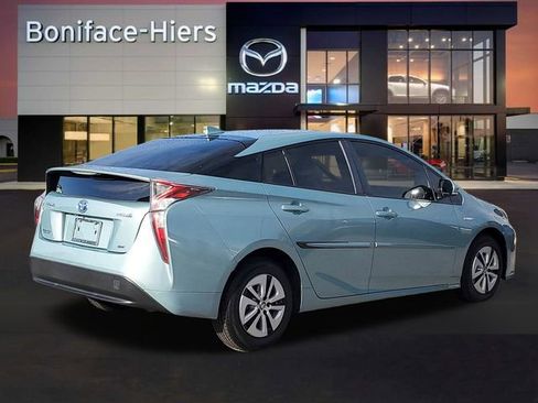 Used 2017 Toyota Prius Two image 4