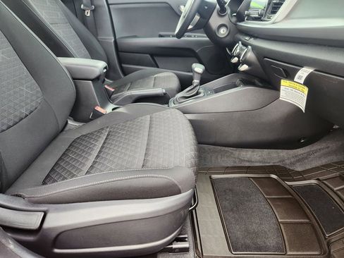 Used 2023 Kia Rio S image 16