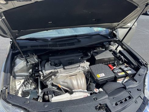 Used 2017 Toyota Camry LE FWD image 12
