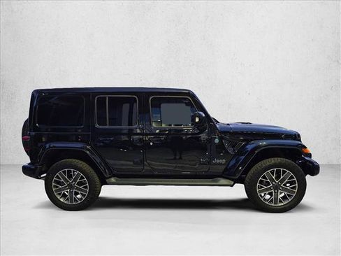 Used 2024 Jeep Wrangler High Altitude AWD/4WD image 3