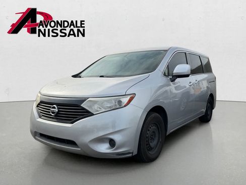 Used 2016 Nissan Quest S FWD image 2