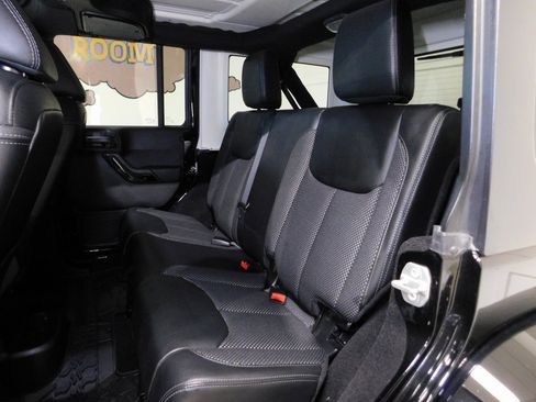 Used 2016 Jeep Wrangler Unlimited Sahara image 73