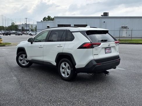 Used 2020 Toyota RAV4 XLE w/ Convenience Package AWD/4WD image 4