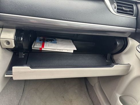 Used 2014 Toyota Camry XLE image 32