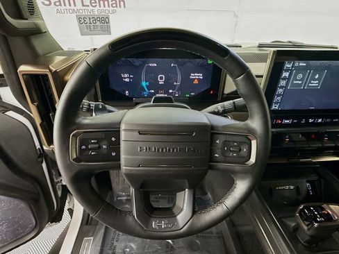 Used 2025 GMC Hummer EV 2X image 13