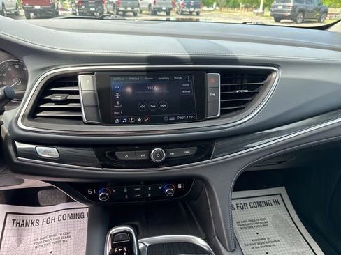 Used 2020 Buick Enclave Essence FWD image 32