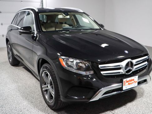 Used 2016 Mercedes-Benz GLC 300 4MATIC image 5
