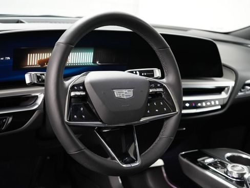 Used 2024 Cadillac Lyriq Luxury AWD/4WD image 12