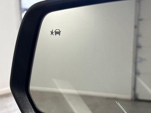 Used 2023 GMC Acadia SLE w/ Driver Convenience Package image 52