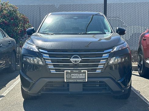 Certified 2025 Nissan Rogue S image 5