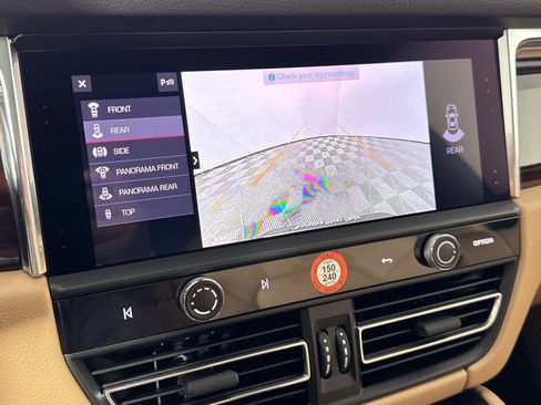 Certified 2026 Porsche Macan AWD/4WD image 25