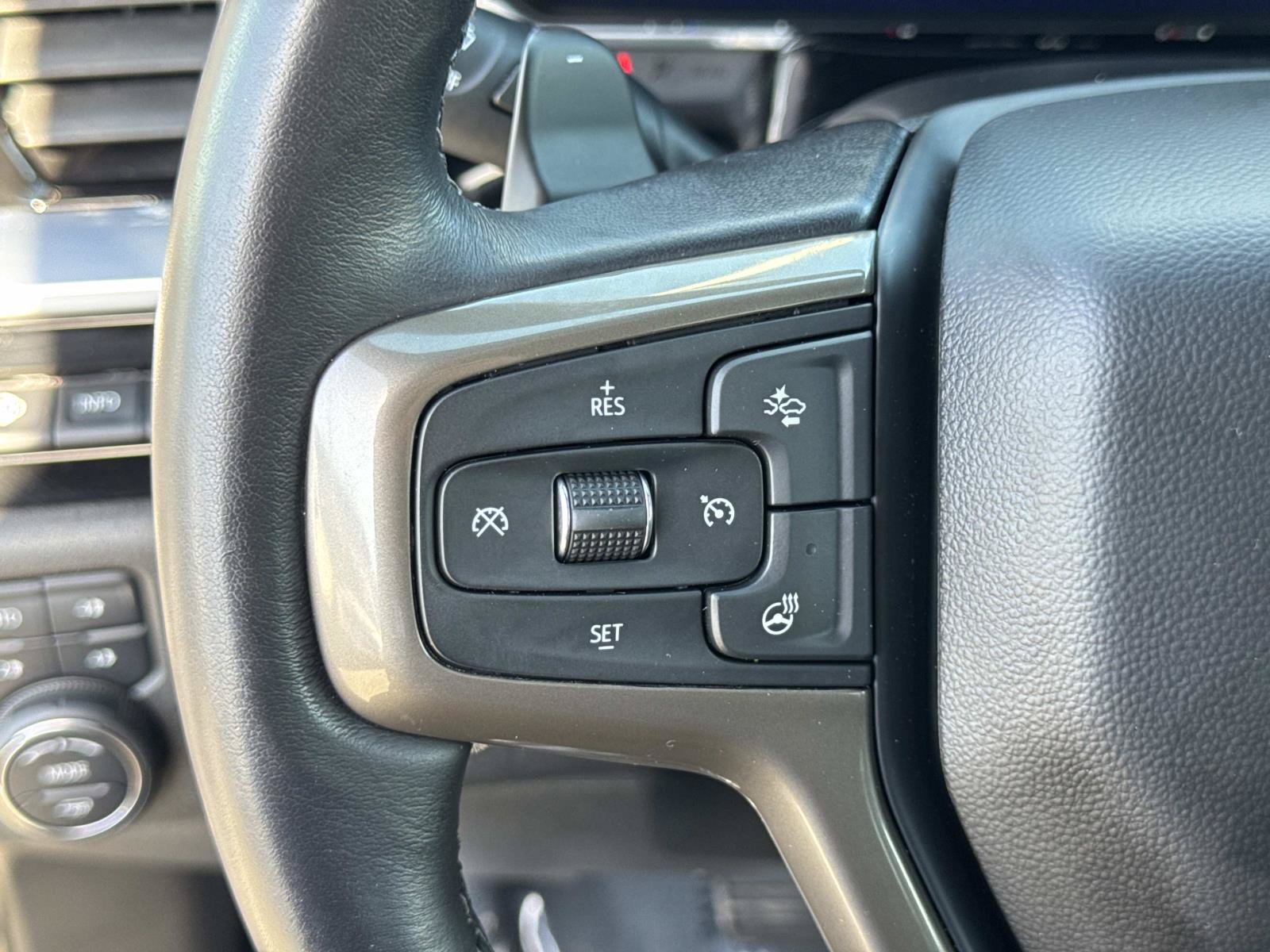 Used 2022 Chevrolet Silverado 1500 High Country w/ Technology Package AWD/4WD image 11