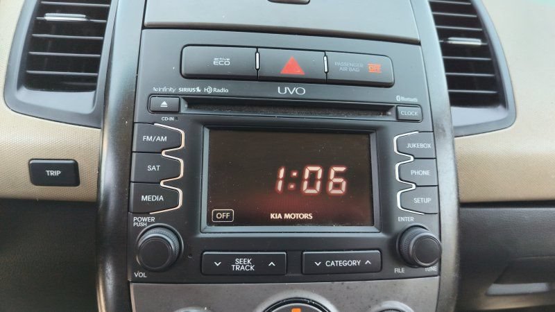 Used 2012 Kia Soul ! FWD image 17