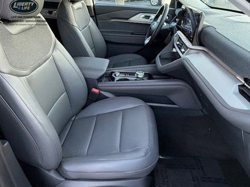 New 2026 Ford Explorer Active w/ Active Comfort Package image 17